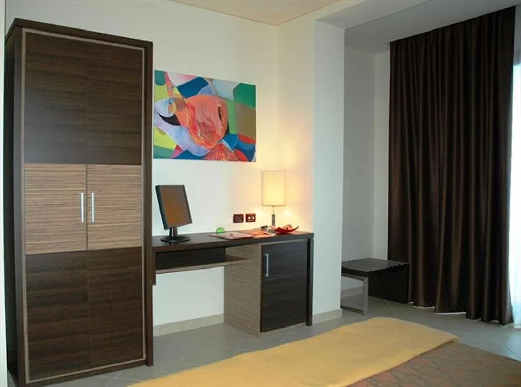 Viola Palace Hotel Villafranca Tirrena 4*,