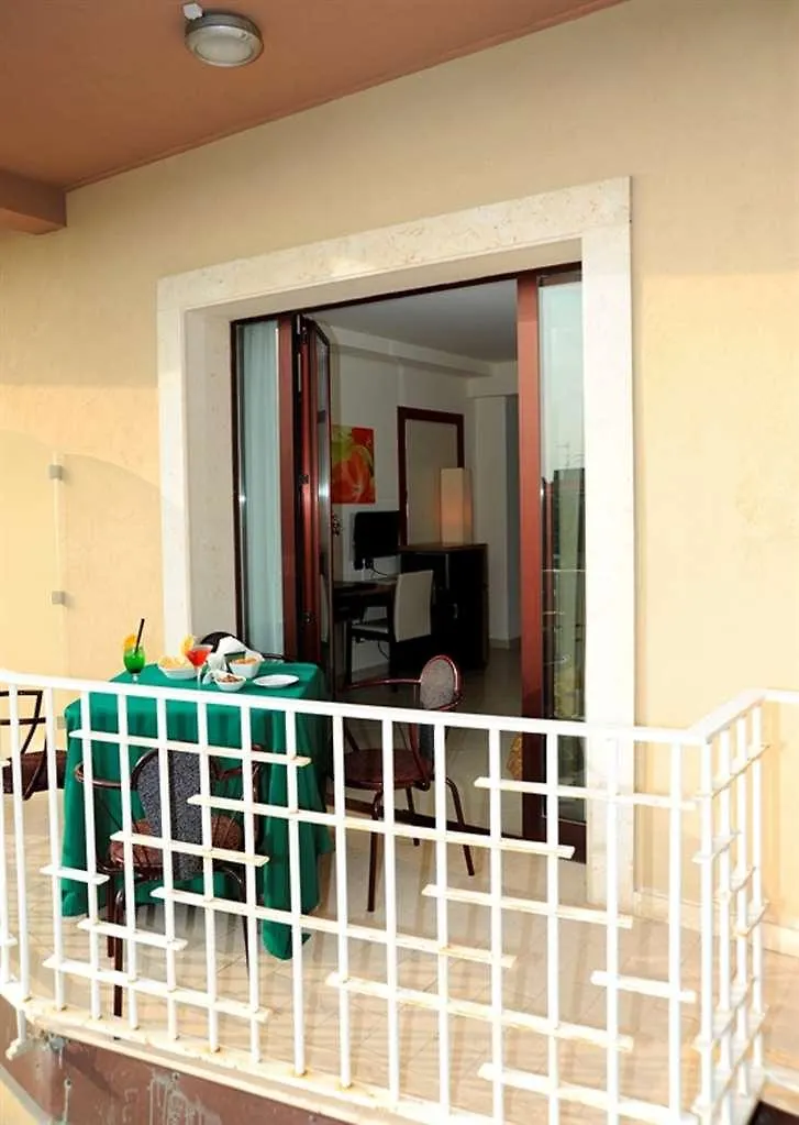 Viola Palace Hotel Villafranca Tirrena