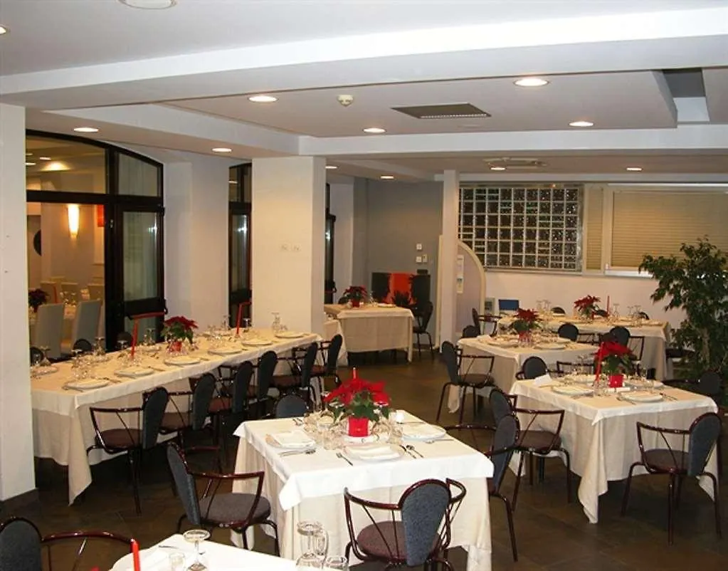 Viola Palace Hotel Villafranca Tirrena 4*,  Italy